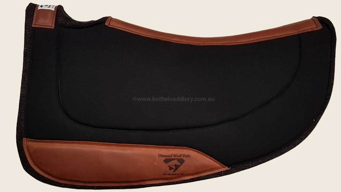 Diamond Wool Round Contoured Ranch Pad - CR64 Black x 28 inches